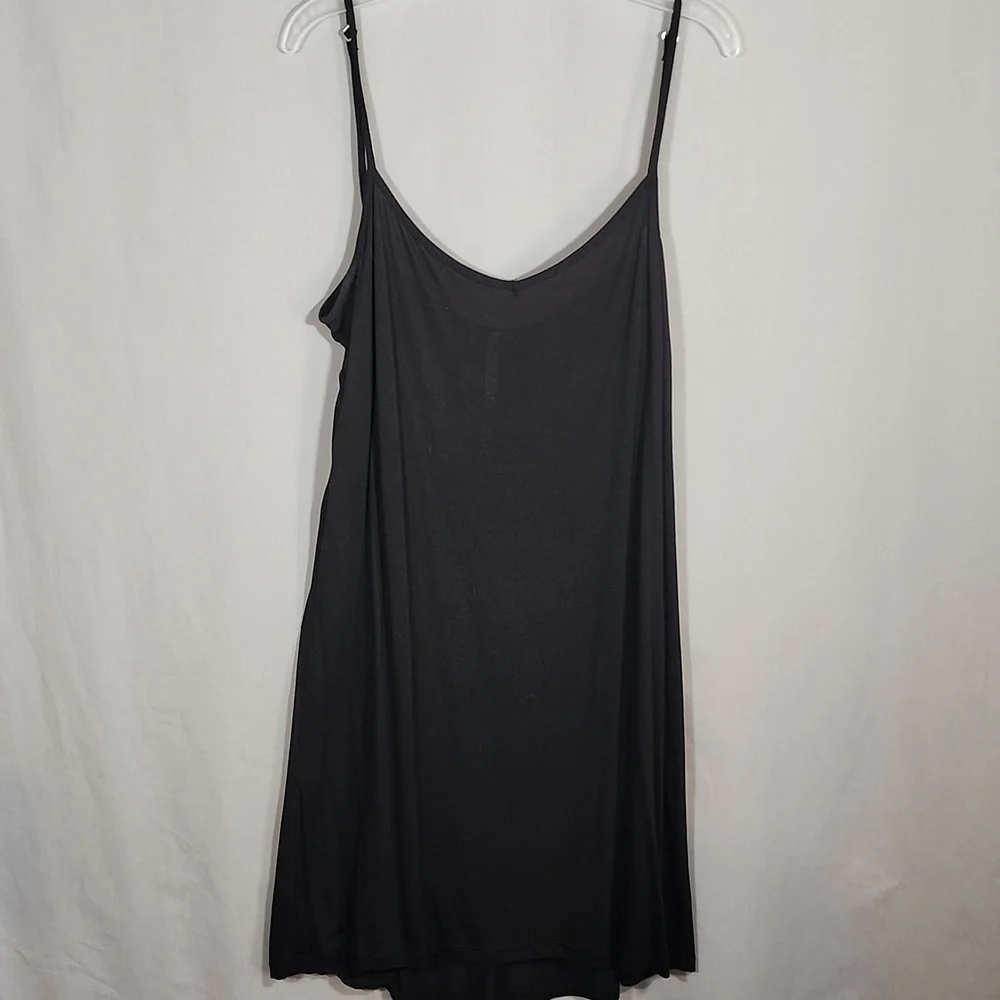 Willow & Clay Red Floral Ruffle Dress with Black Slip Size L - Picture 3 of 5
